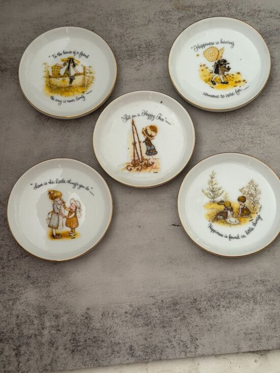 Holly Hobbie Other - Vintage Holly Hobbie Set Five 3.5" Trinket Coasters Dishes Porcelain Japan 1973